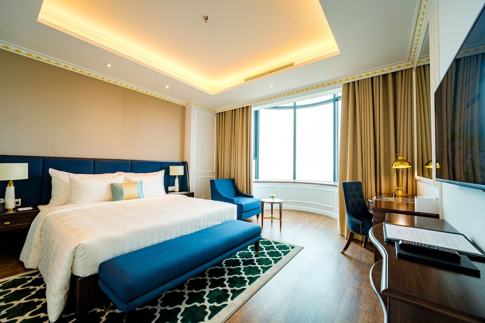 Grand Suite, Golf View - Photo 1