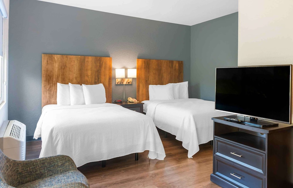 Deluxe Studio, Multiple Beds, Non Smoking - Photo 2