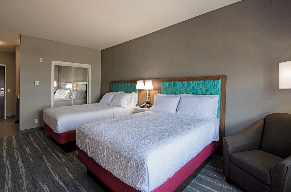 Standard Room, 2 Queen Beds photo 2