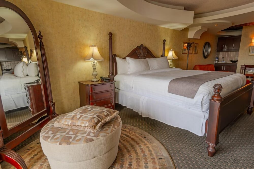 Superior King Suite photo 1