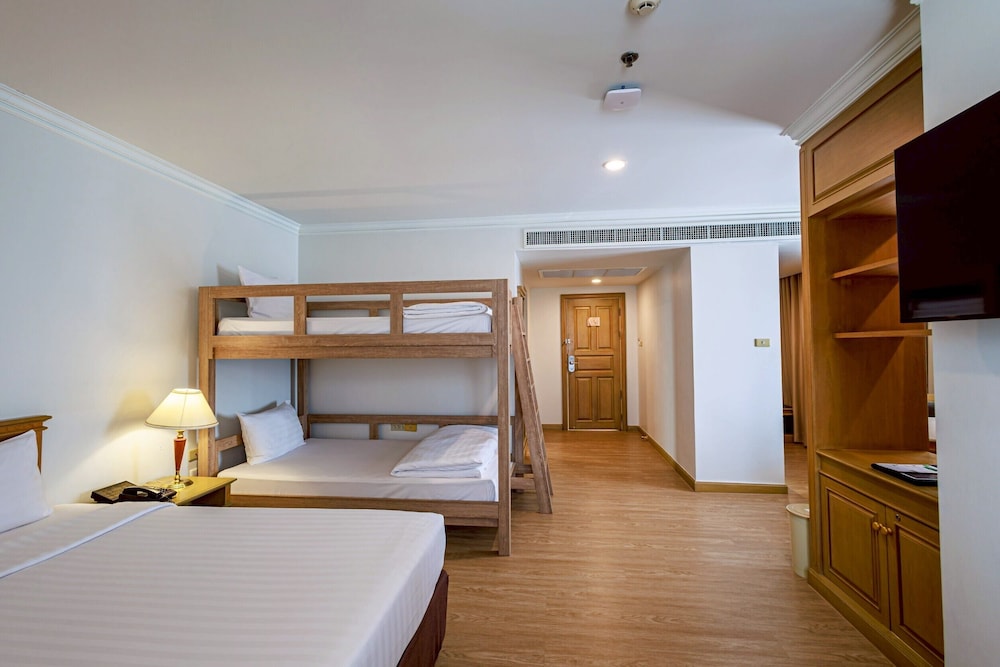 Family Room, Multiple Beds