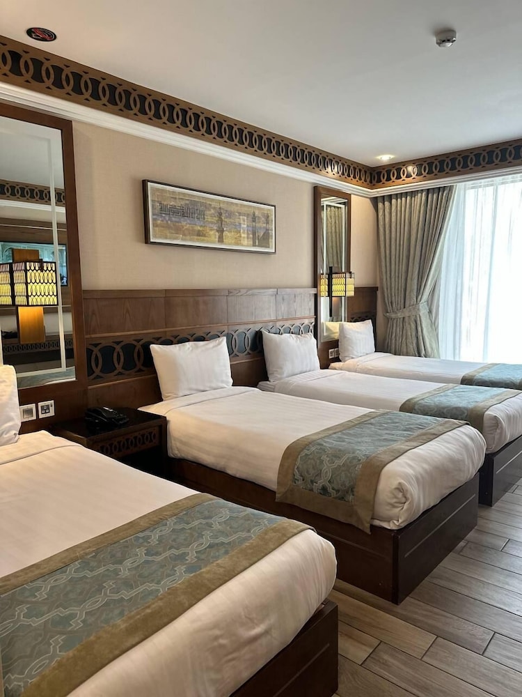 Quadruple Room - Photo 1