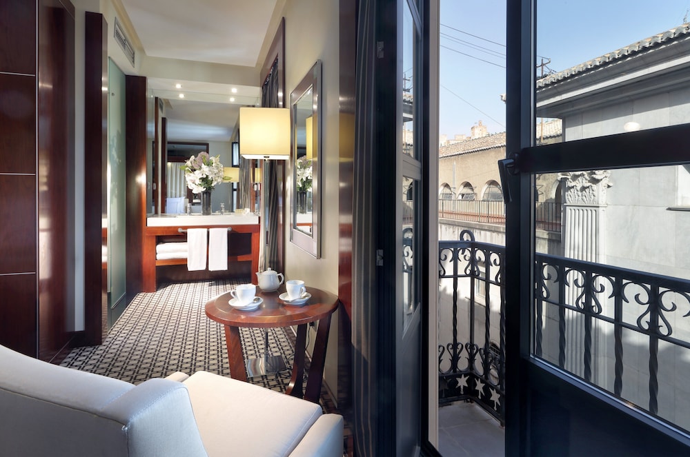 Deluxe Double Room Single Use