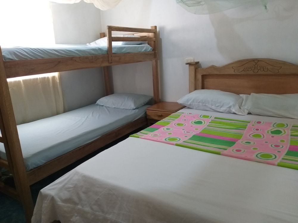Economy Quadruple Room photo 3