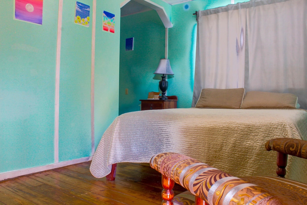 Comfort Cabin, 1 Queen Bed, Kitchen, Partial Sea View