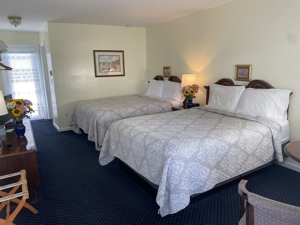 Standard Double Room, 2 Double Beds photo 2