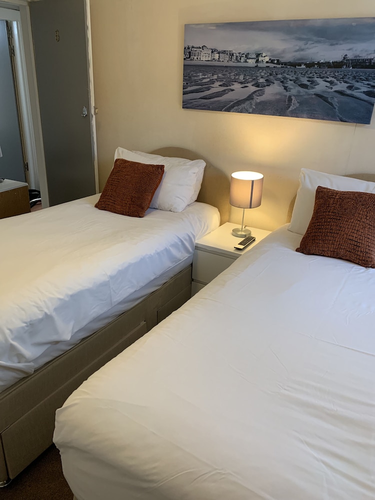 Classic Twin Room photo 2