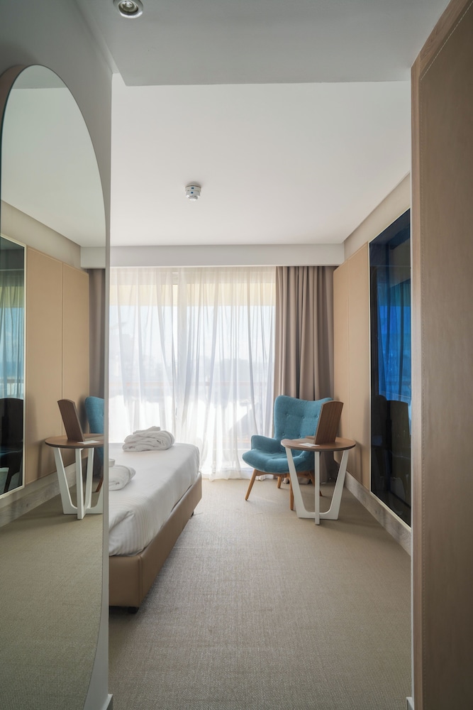 Executive Suite, 2 Bedrooms, Balcony