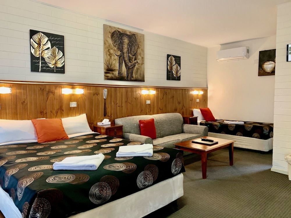 Executive Twin Room, Multiple Beds, Microwave, Ground Floor photo 1