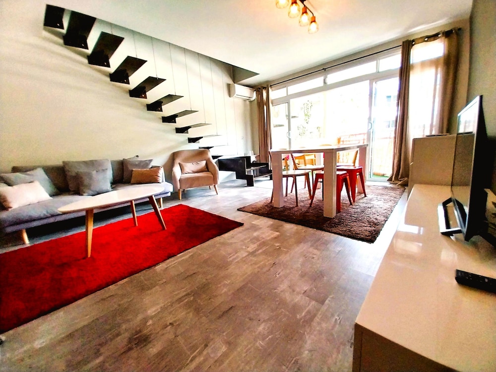 Apartment, Smoking