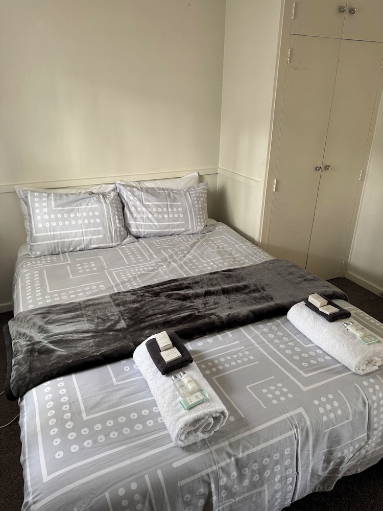2 Bedroom Studio 7