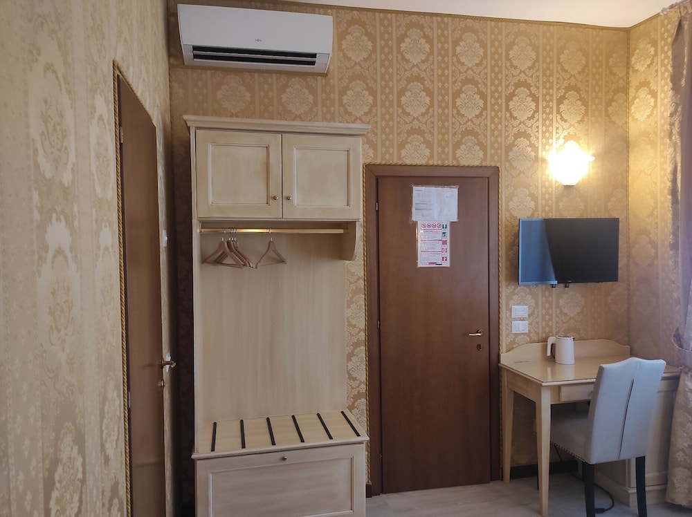 Classic Double Room, Courtyard View photo 2