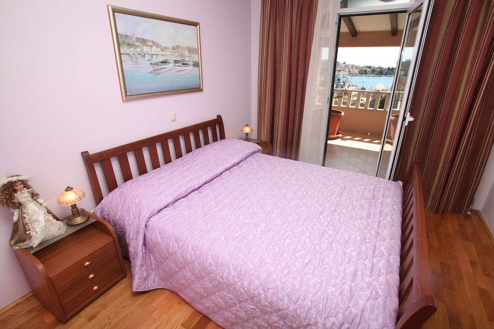 Exclusive Apartment, 2 Bedrooms, Balcony photo 3