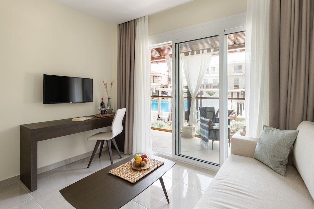 Suite, Partial Sea View photo 2