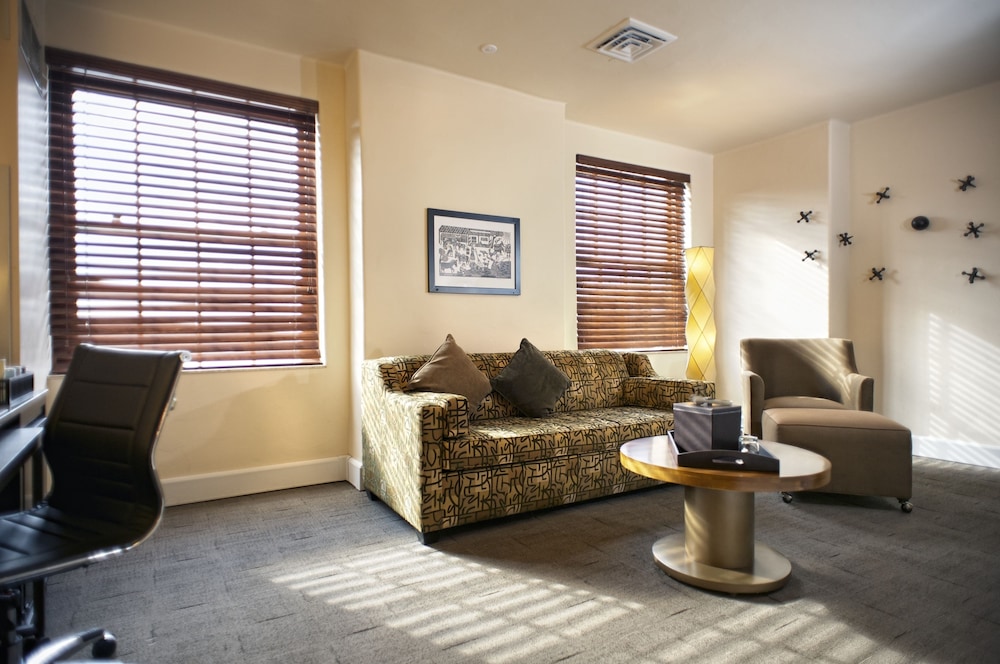 Junior Suite, 1 Queen Bed with Sofa bed (Alcove) - Photo 5