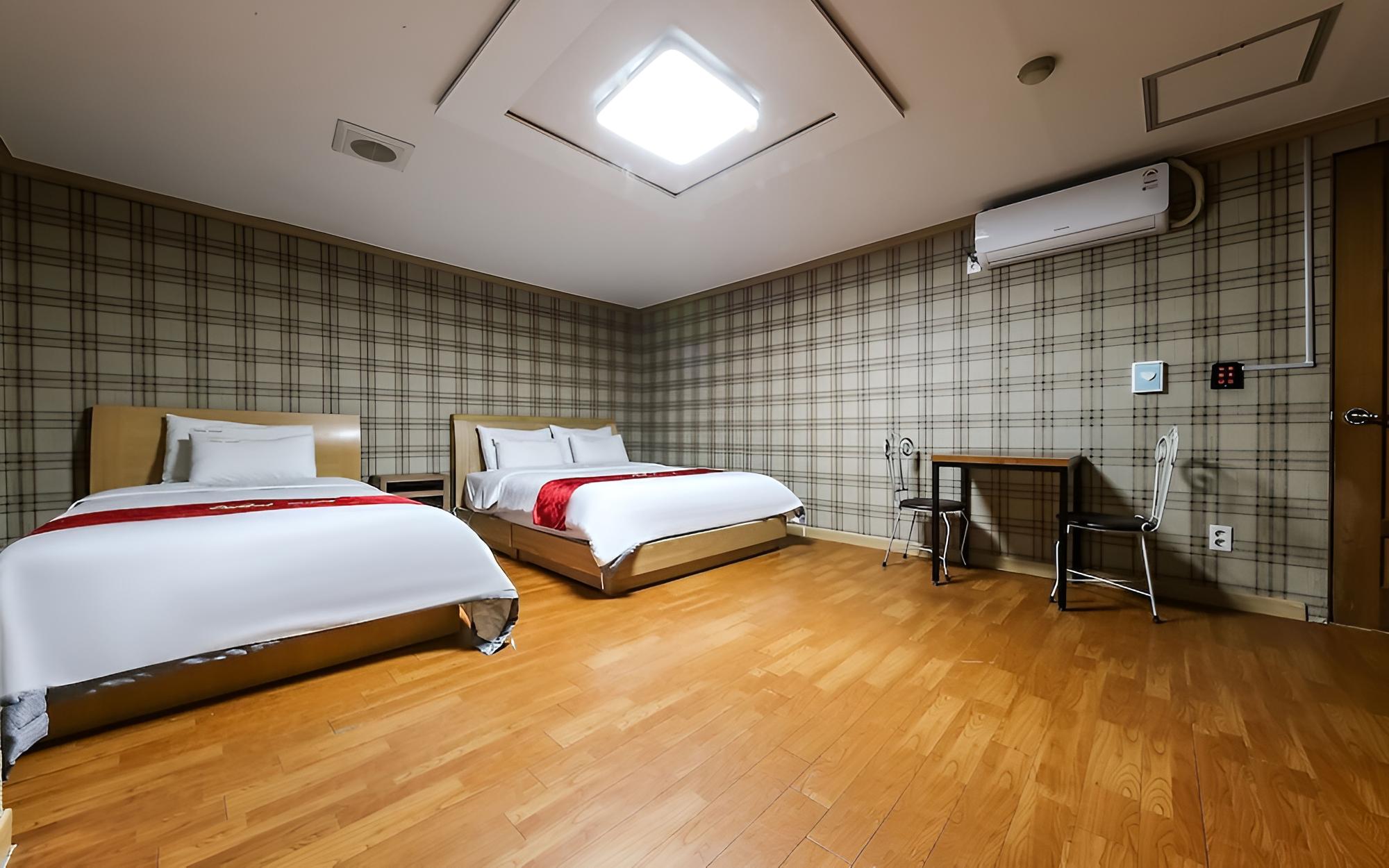 Room (Event (Windowless)) photo 2