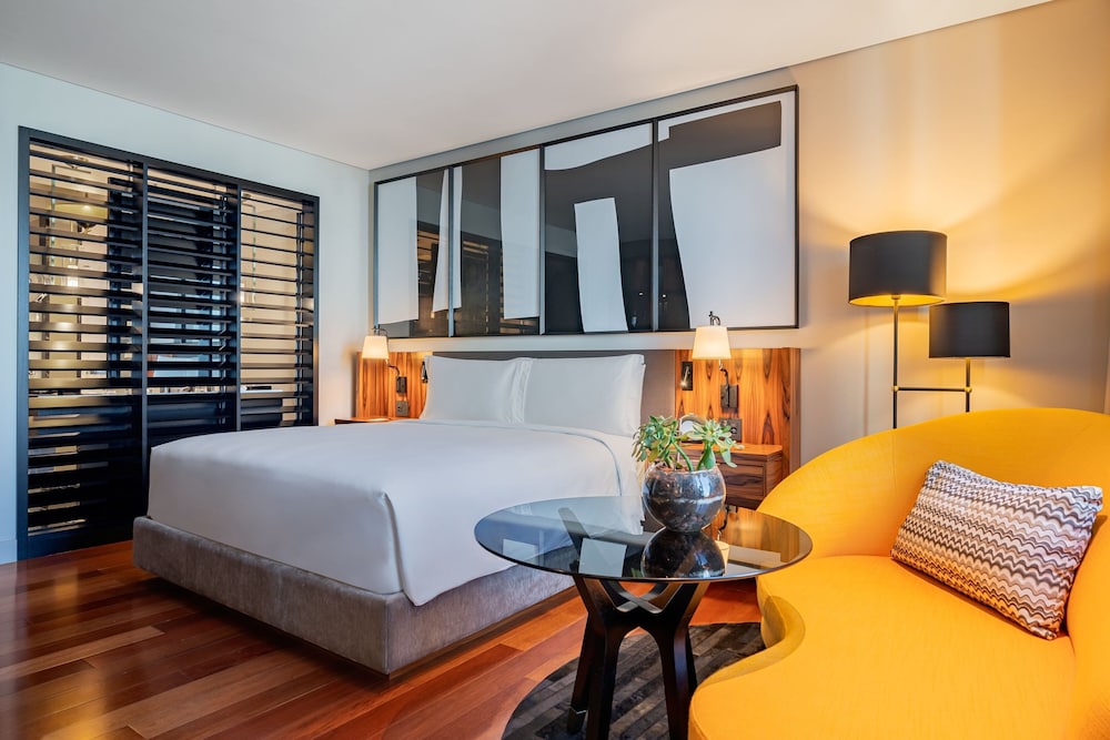 Premium Room, 2 Twin Beds, Bathtub thumbnail 5