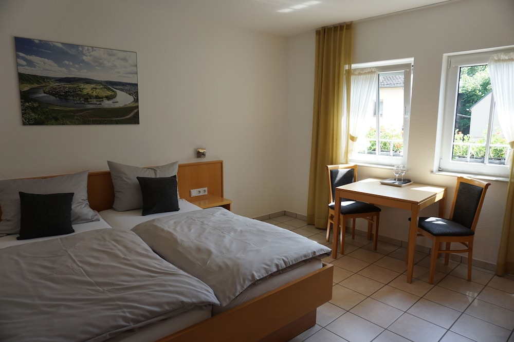 Standard Double Room - Photo 1