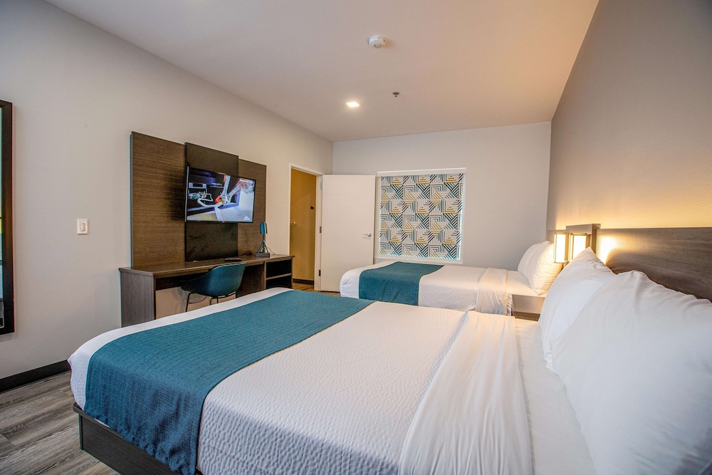 Deluxe Room, 2 Double Beds, Non Smoking, Refrigerator & Microwave photo 1