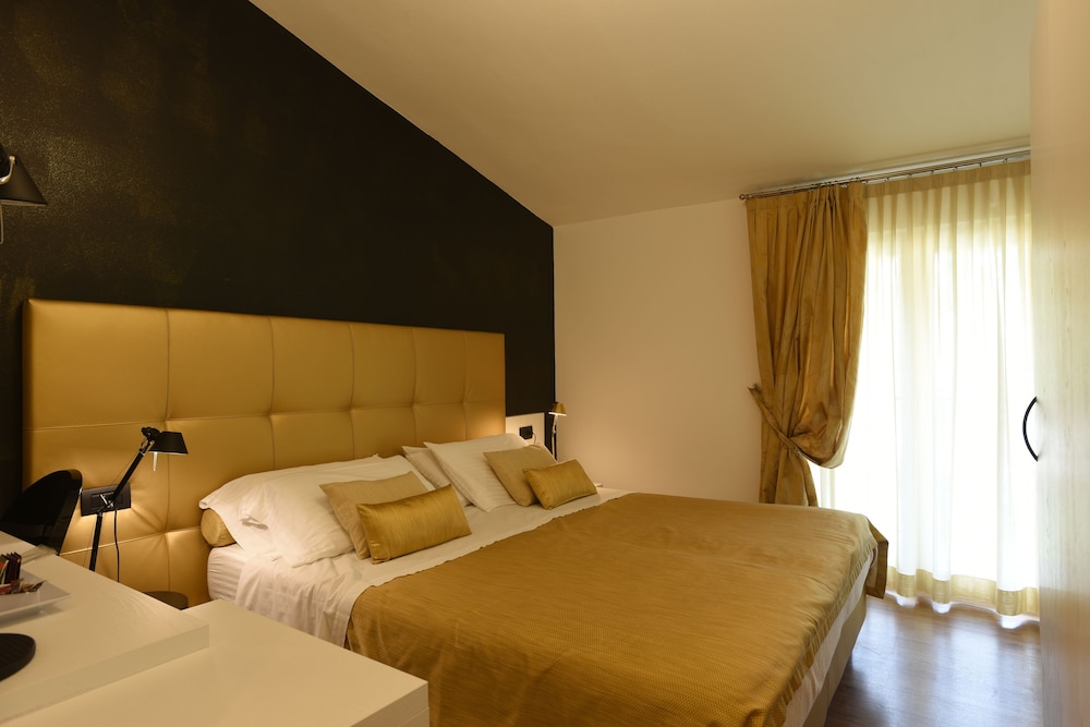 Double Room, Hill View photo 3