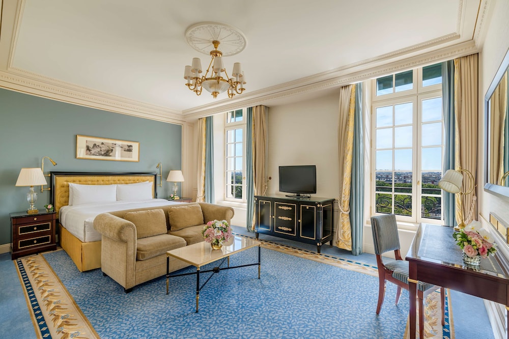 Eiffel View Room, 2 Single Beds
