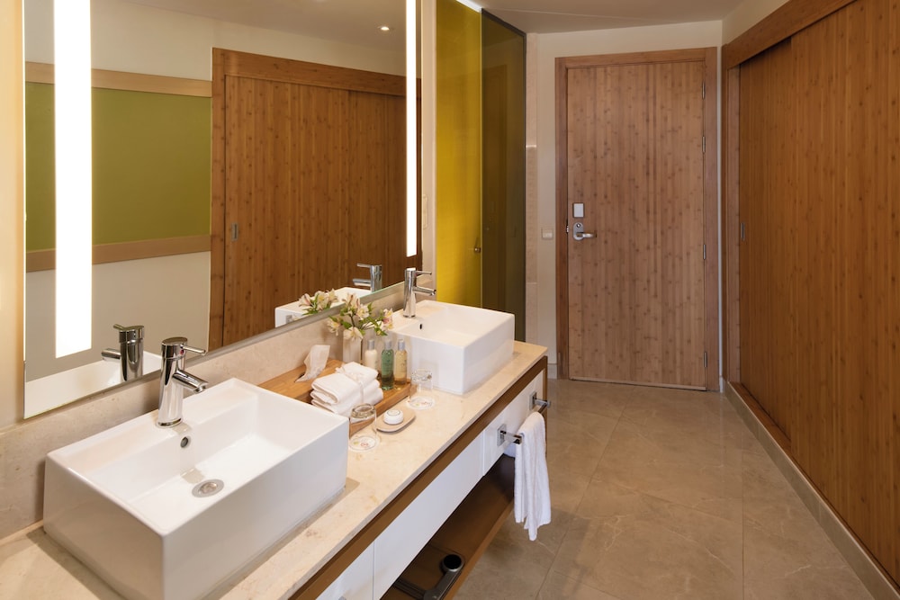Junior Room, 2 Double Beds