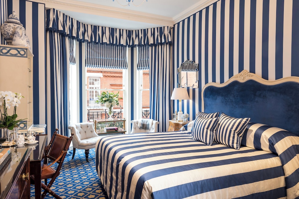 Deluxe Room (King/Twin) photo 3