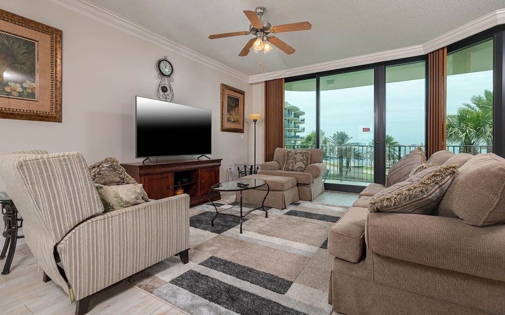 Condo, 2 Bedrooms