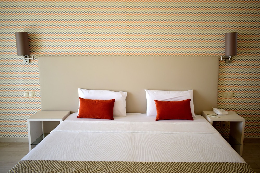 Standard Double or Twin Room - Photo 4
