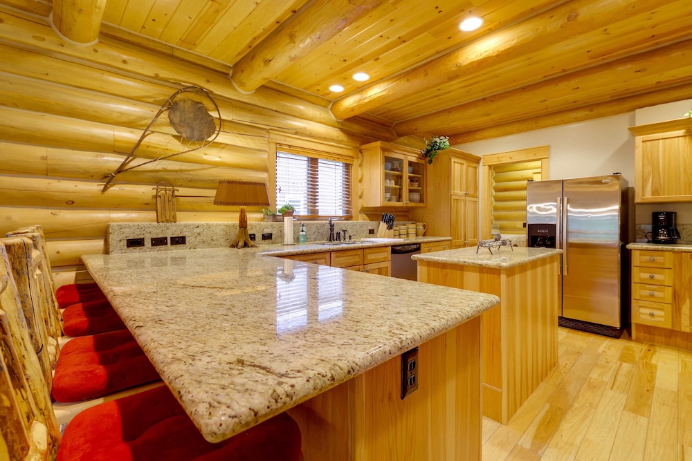 House (4 Bedrooms) photo 2