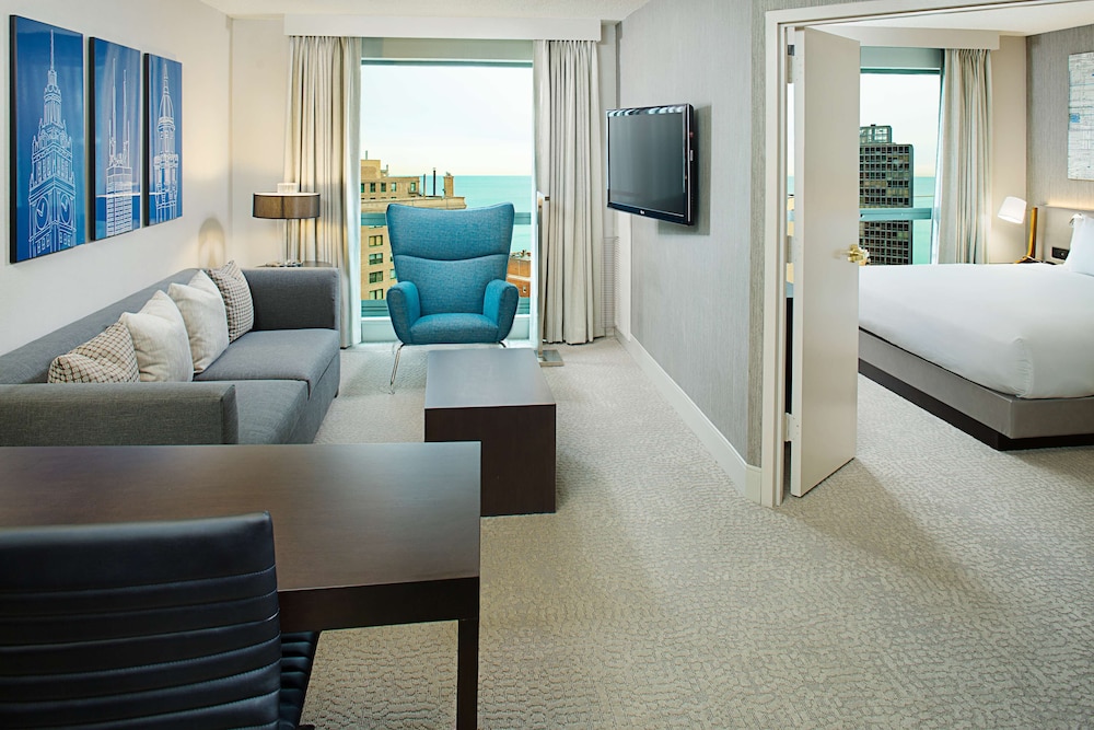Suite, 1 Bedroom - Photo 5