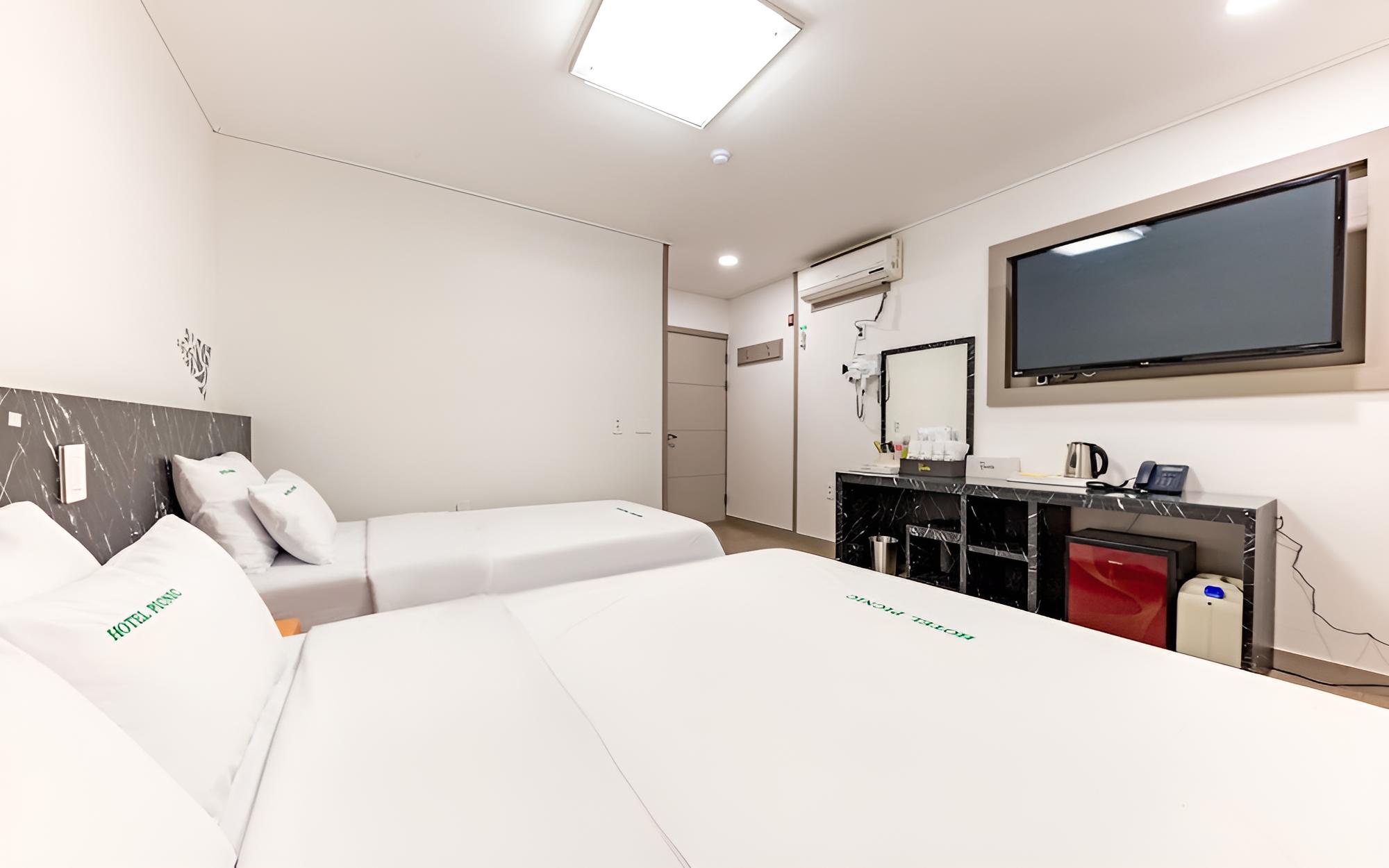 Room (Suite Ocean View - Double + Single (/) - Photo 3