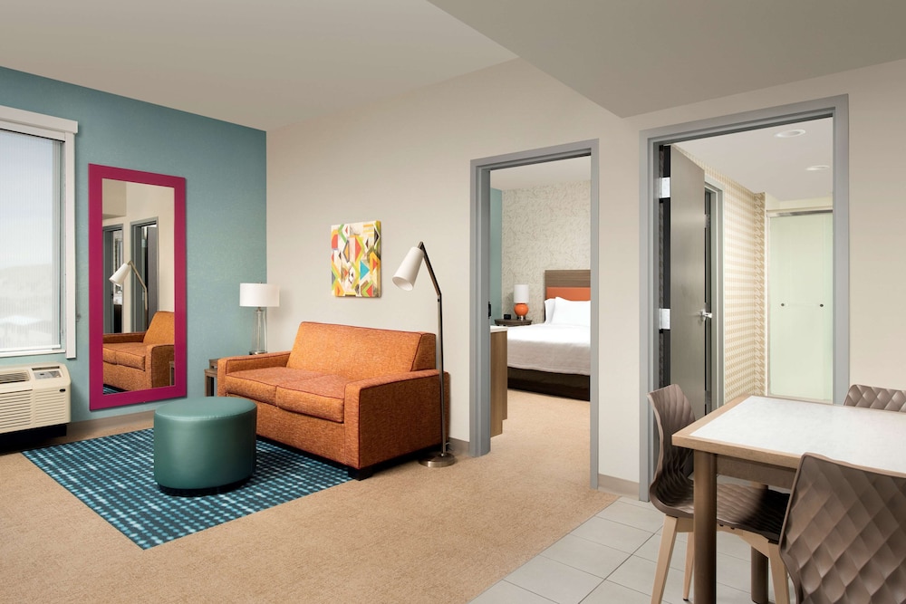 Suite, 1 King Bed, Accessible (Hearing) - Photo 5