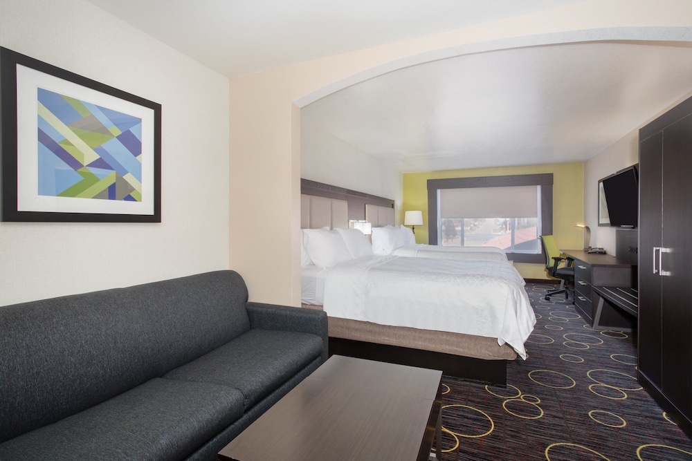 Standard Room, 2 Queen Beds - Photo 1