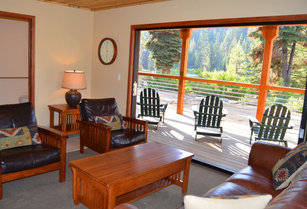 Premium Suite, 2 Bedrooms, Balcony, Lakeside photo 1