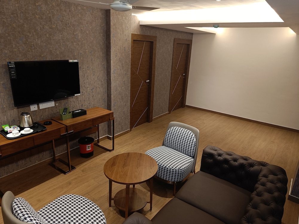 Luxury Suite photo 3