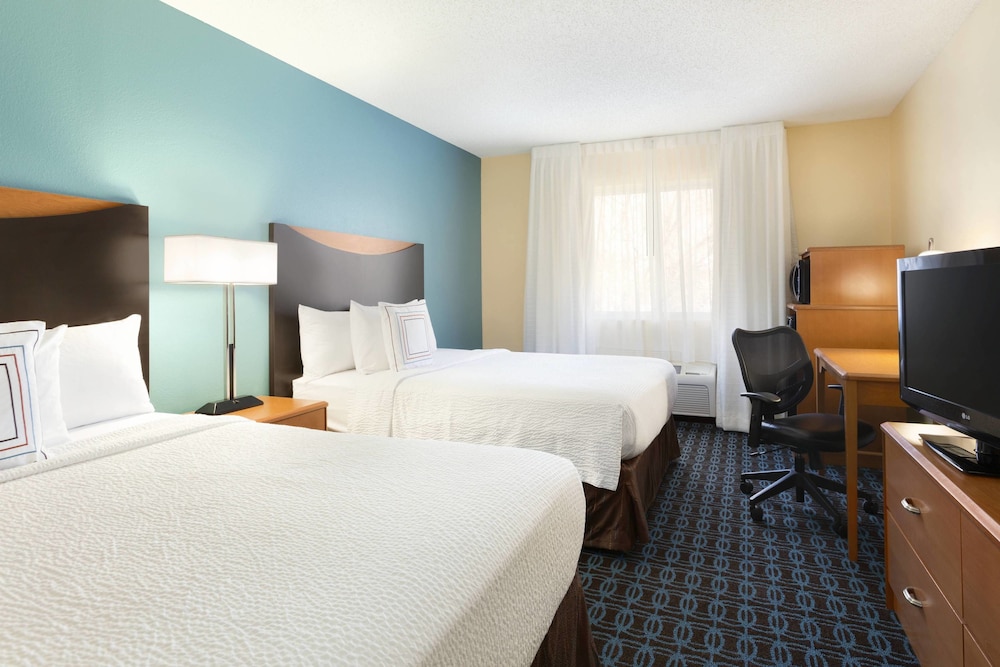 Room, 2 Queen Beds (Mobility/Hearing Access, Roll-In Shwr) photo 1