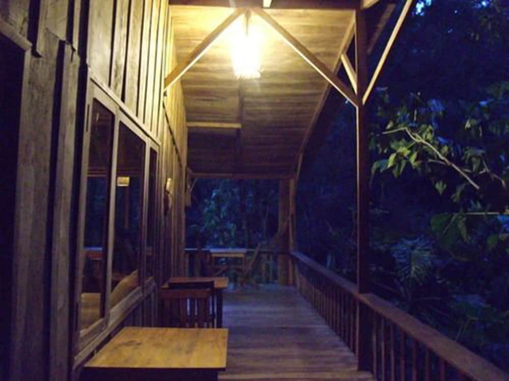 Cabin, Non Smoking, Garden View (1 Queen And 4 Single Beds ) photo 2