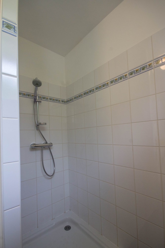 Quadruple Room, Ensuite, Garden View (Heol) photo 3