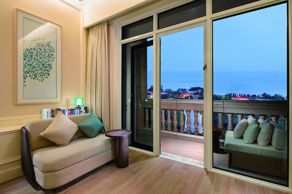 Executive Room, 1 King Bed, Accessible