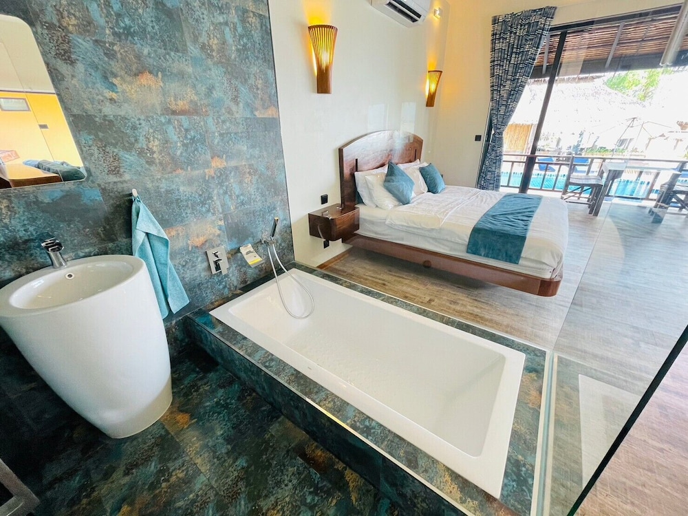 1 Bedroom Villa with Sea View - Photo 9