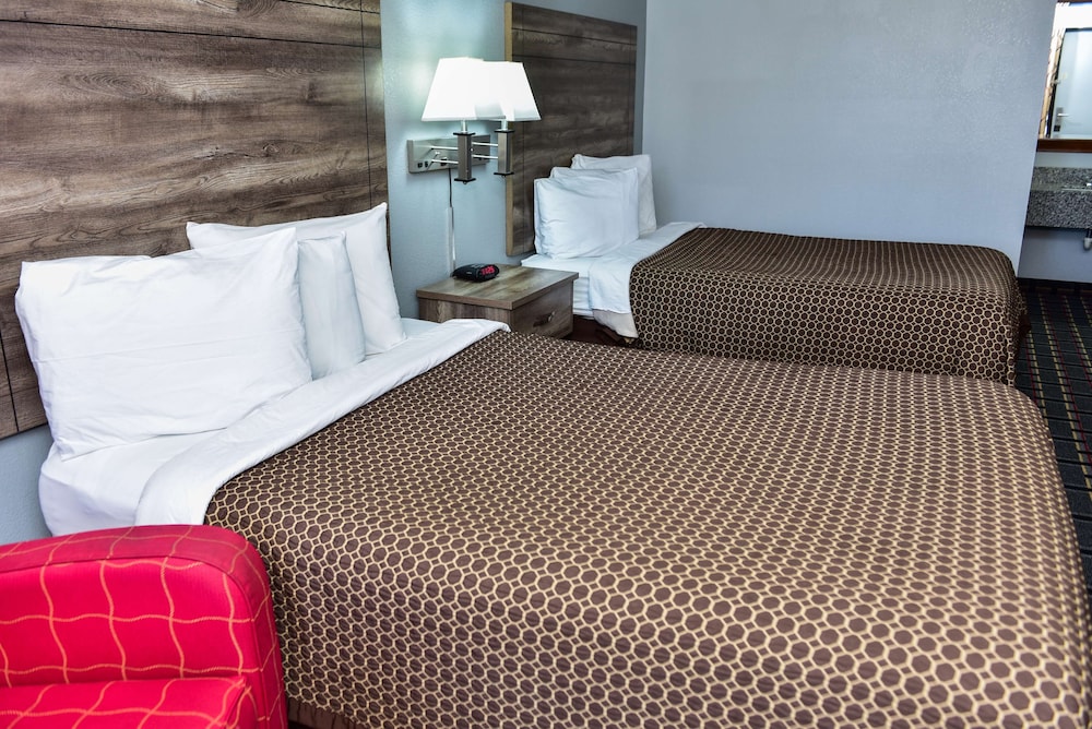 Room, 2 Double Beds, Non Smoking - Photo 3