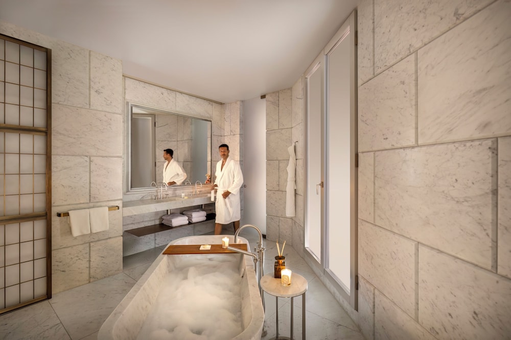 Grand Suite (Regent) thumbnail 6