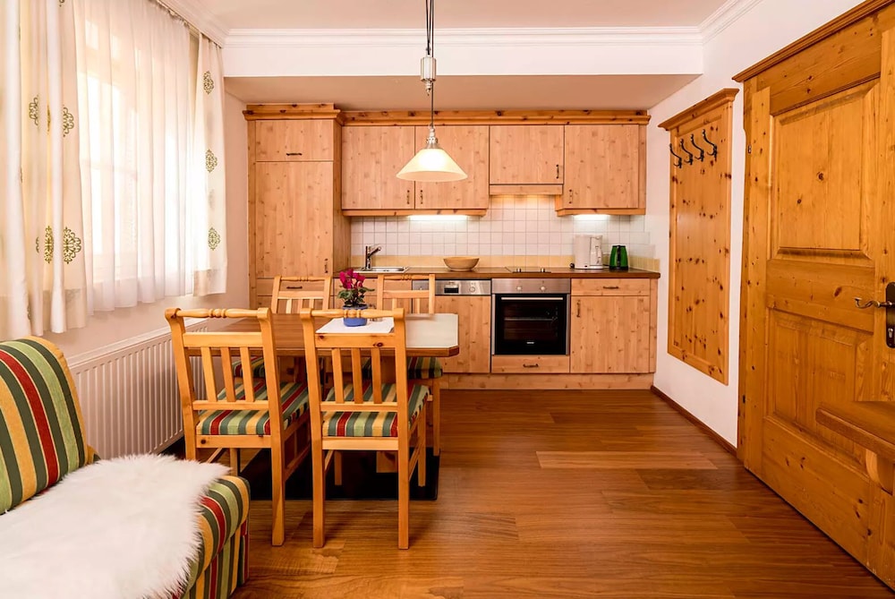 Apartment (Karlhöhe mit Zirbenholz) photo 3