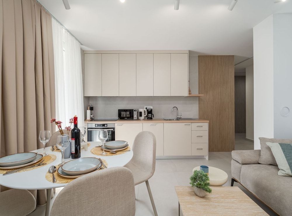 Apartment (Modern City Escape)