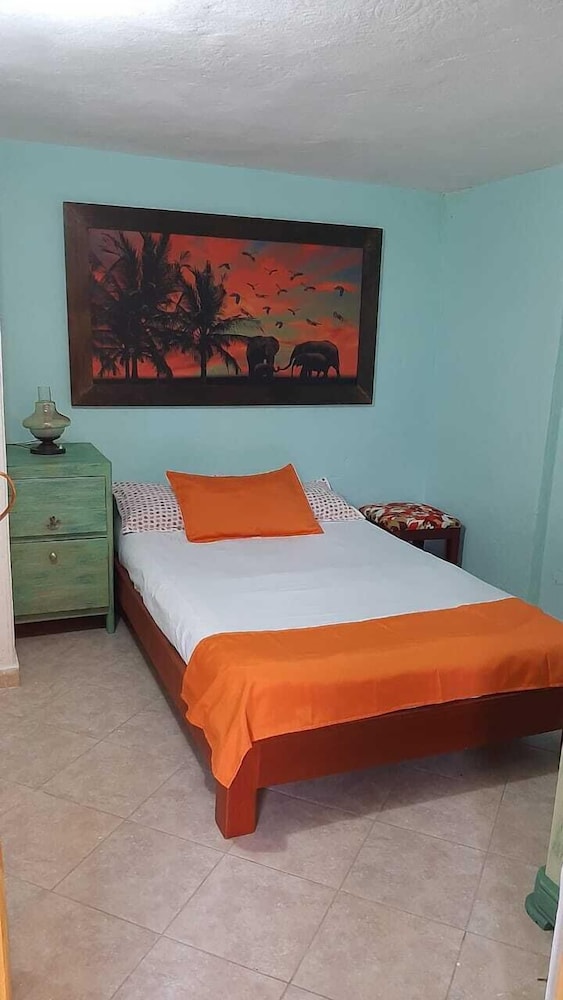 Basic Duplex, 2 Bedrooms, Kitchen, Garden Area photo 1