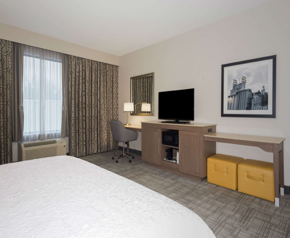 Room, 2 Queen Beds, Accessible, Non Smoking (Roll In Shower) photo 2