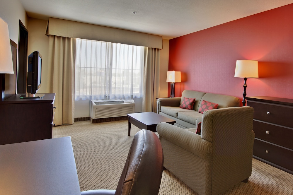 Suite, 1 King Bed with Sofa bed - Photo 3
