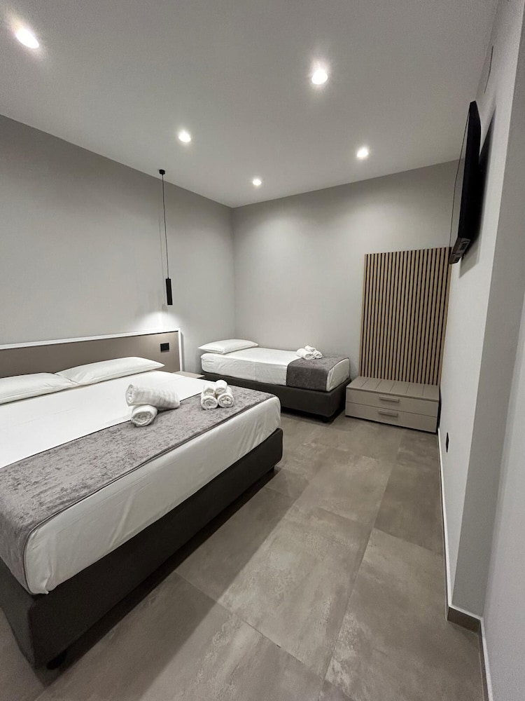 Standard Triple Room, Non Smoking, Private Bathroom