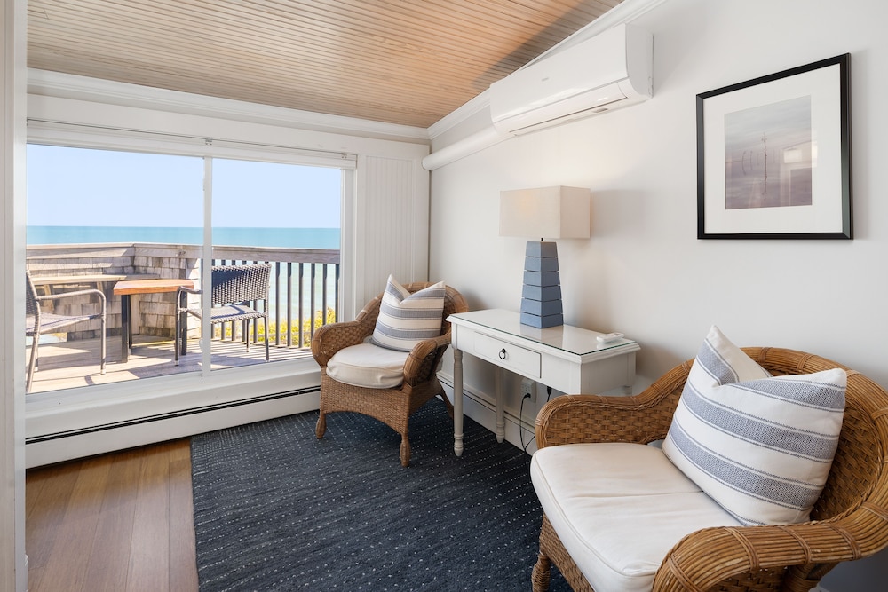 Premium Room, 1 Queen Bed, Balcony, Ocean View photo 3